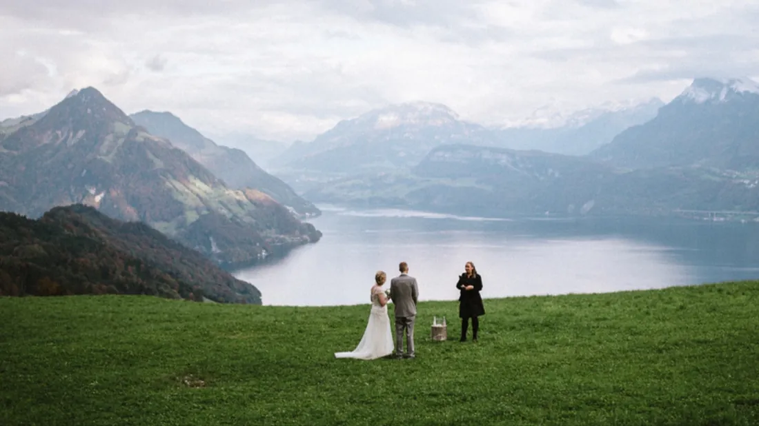 Kleine freie Trauung mit Blick auf den Vierwaldstättersee
