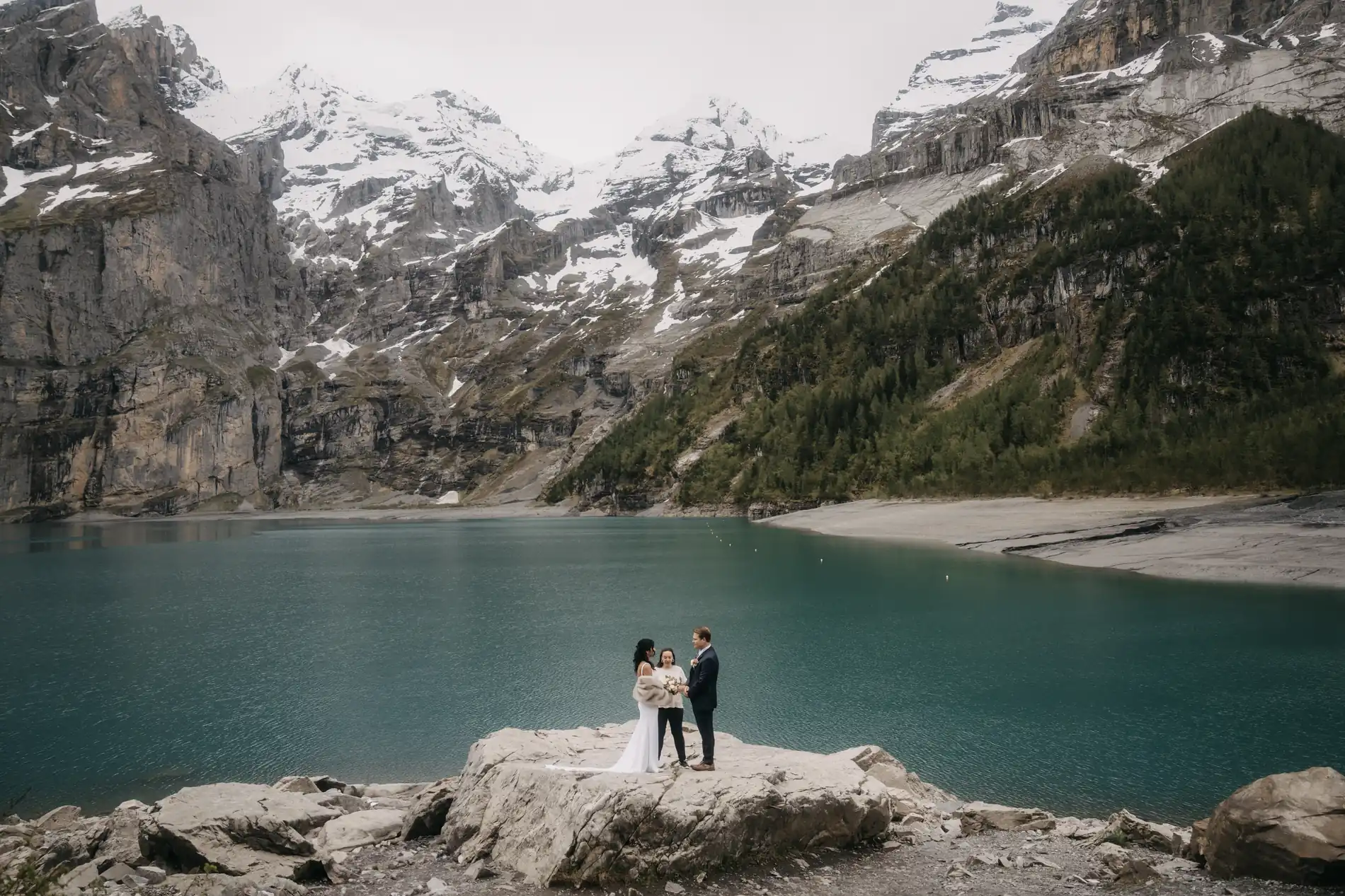Freie Trauung in den Schweizer Bergen am Oeschinensee