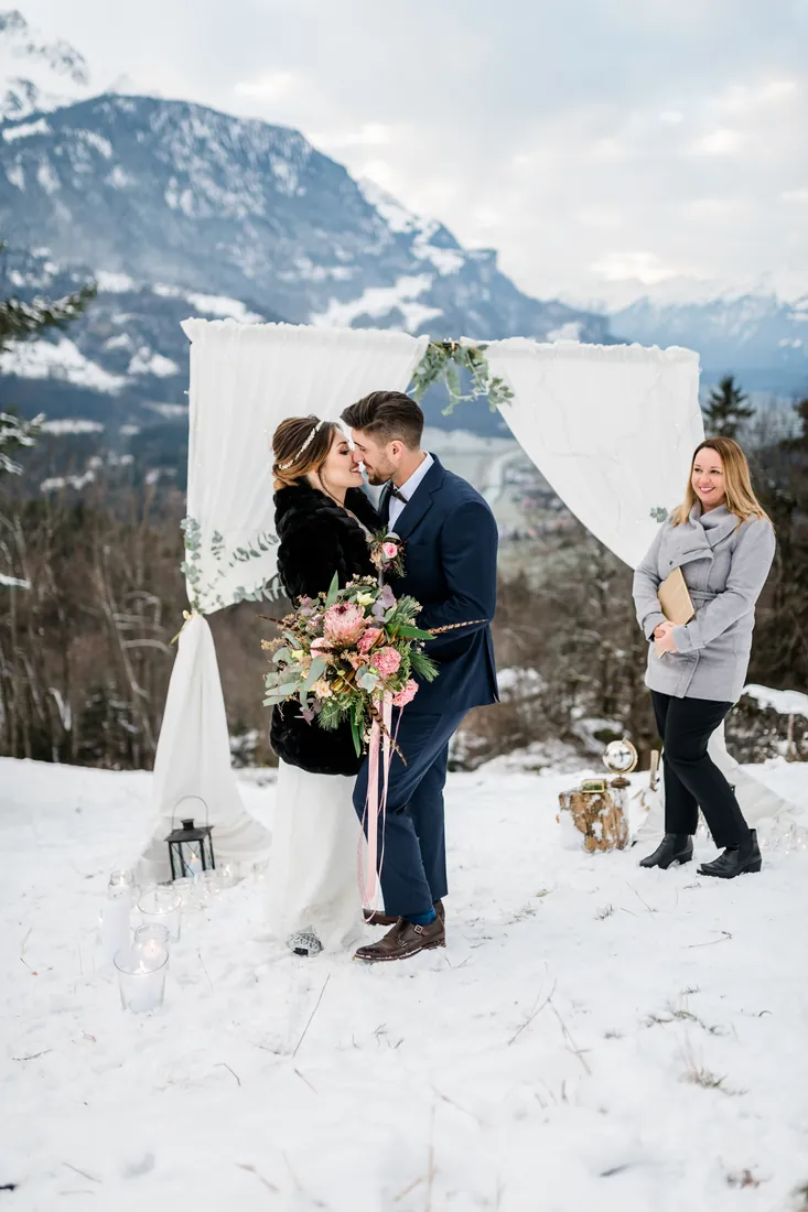 Elopement im Schnee in den Schweizer Bergen